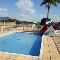 Torneio de dardos, futebol e muito sol